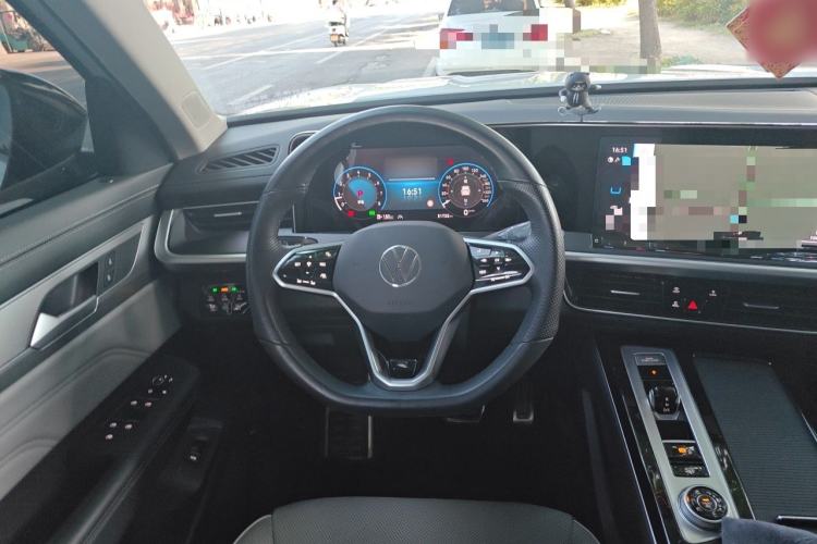 Used Volkswagen Tavendor 2024 380TSI All-Wheel Drive R-Line Cruise Edition Steering Wheel