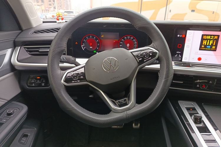 Used Volkswagen Tavendor 2024 380TSI All-Wheel Drive R-Line Cruise Edition Steering Wheel