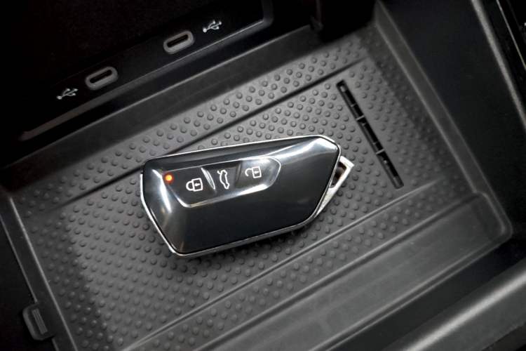 Used Volkswagen Tavendor 2024 380TSI All-Wheel Drive R-Line Cruise Edition Vehicle Key