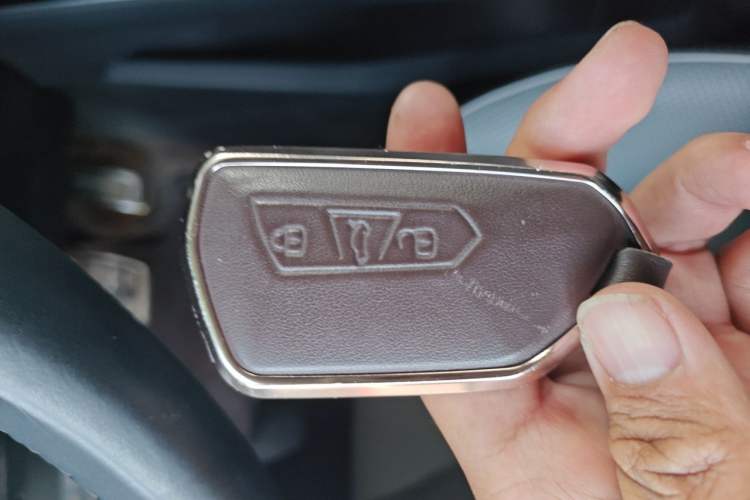 Used Volkswagen Tavendor 2024 380TSI All-Wheel Drive R-Line Cruise Edition Vehicle Key