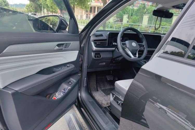 Used Volkswagen Tavendor 2025 Model 380TSI Four-Wheel Drive R-Line Cruise Zhongxiang Edition Driver Seat