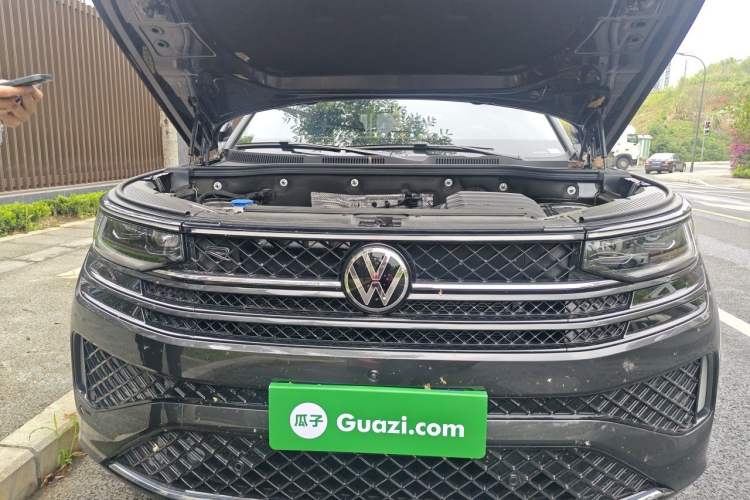 Used Volkswagen Tavendor 2025 Model 380TSI Four-Wheel Drive R-Line Cruise Zhongxiang Edition Engine Bay