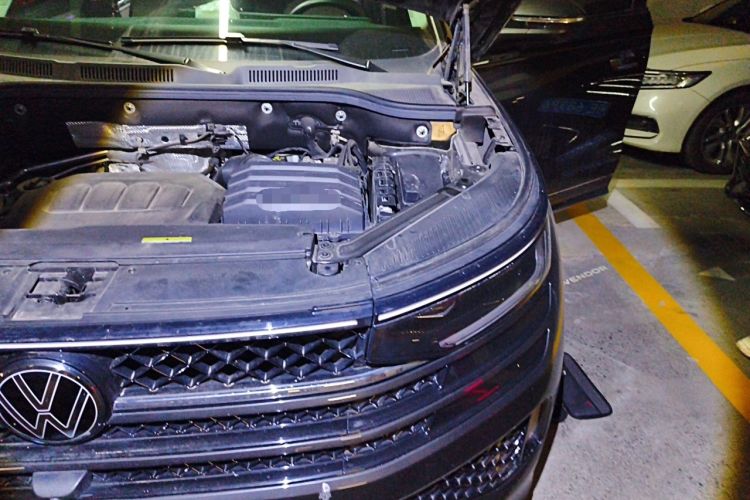 Used Volkswagen Tavendor 2025 Model 380TSI Four-Wheel Drive R-Line Cruise Zhongxiang Edition Engine Bay Left