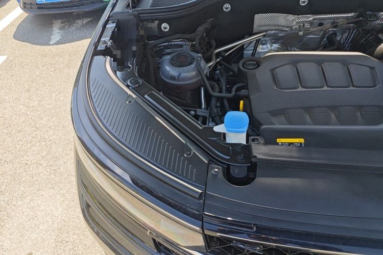 Used Volkswagen Tavendor 2025 Model 380TSI Four-Wheel Drive R-Line Cruise Zhongxiang Edition Engine Bay Right