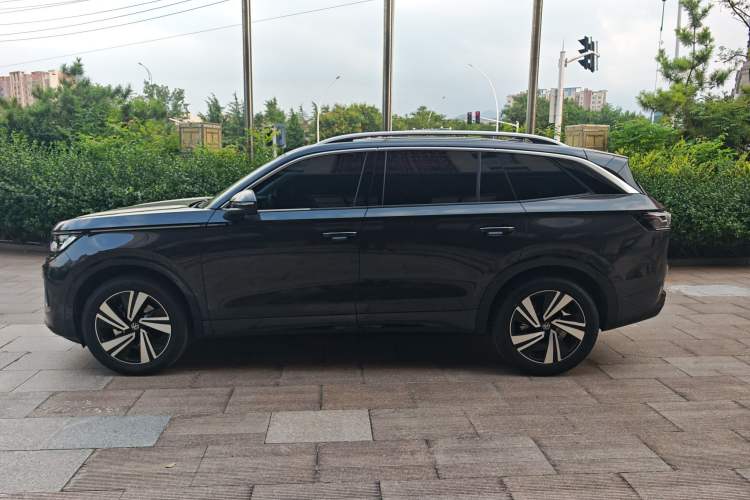 Used Volkswagen Tavendor 2025 Model 380TSI Four-Wheel Drive R-Line Cruise Zhongxiang Edition Exterior 4