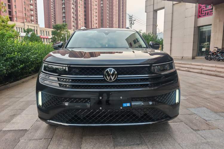 Used Volkswagen Tavendor 2025 Model 380TSI Four-Wheel Drive R-Line Cruise Zhongxiang Edition Exterior 5
