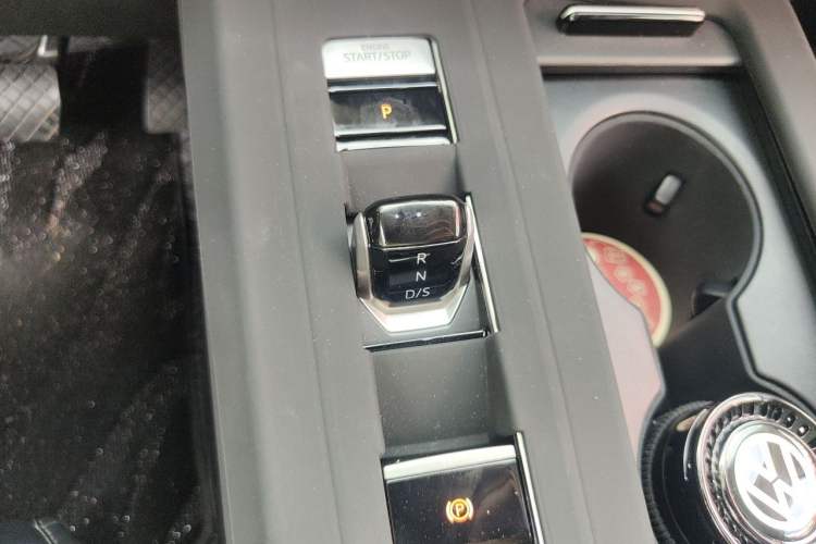 Used Volkswagen Tavendor 2025 Model 330TSI Luxury Journey—Shared Enjoyment Edition Gear Lever