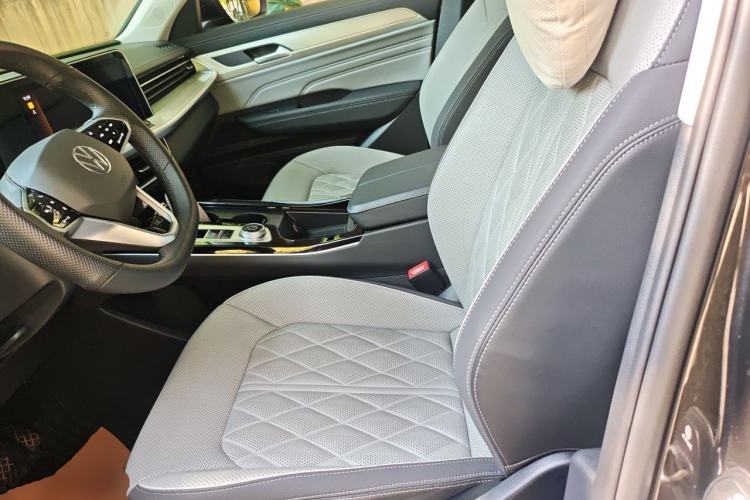 Used Volkswagen Tavendor 2025 Model 380TSI Four-Wheel Drive R-Line Cruise Zhongxiang Edition Left Front Seat