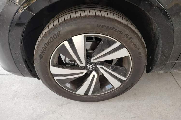 Used Volkswagen Tavendor 2025 Model 380TSI Four-Wheel Drive R-Line Cruise Zhongxiang Edition Left Front Wheel Hub