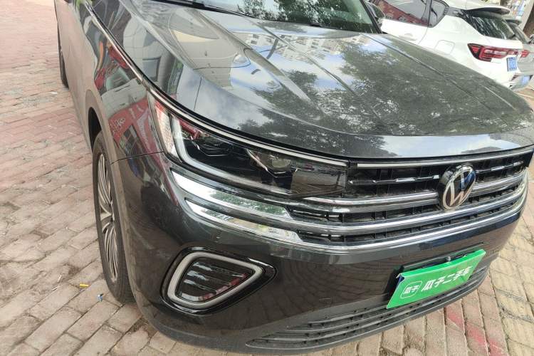 Used Volkswagen Tavendor 2025 Model 330TSI Luxury Journey—Shared Enjoyment Edition Right Front Headlight