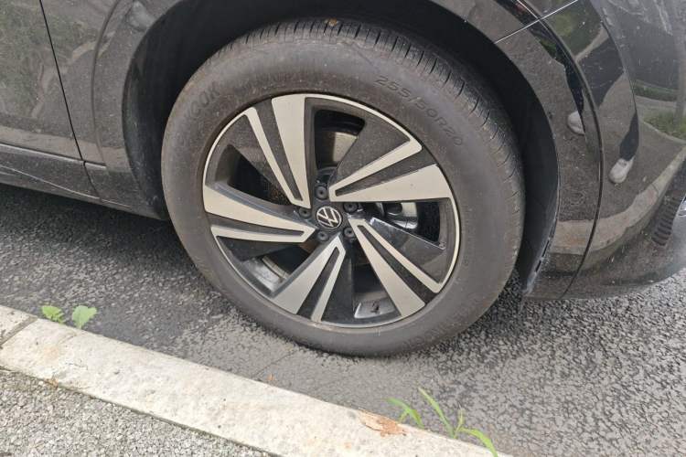 Used Volkswagen Tavendor 2025 Model 380TSI Four-Wheel Drive R-Line Cruise Zhongxiang Edition Right Front Wheel Hub