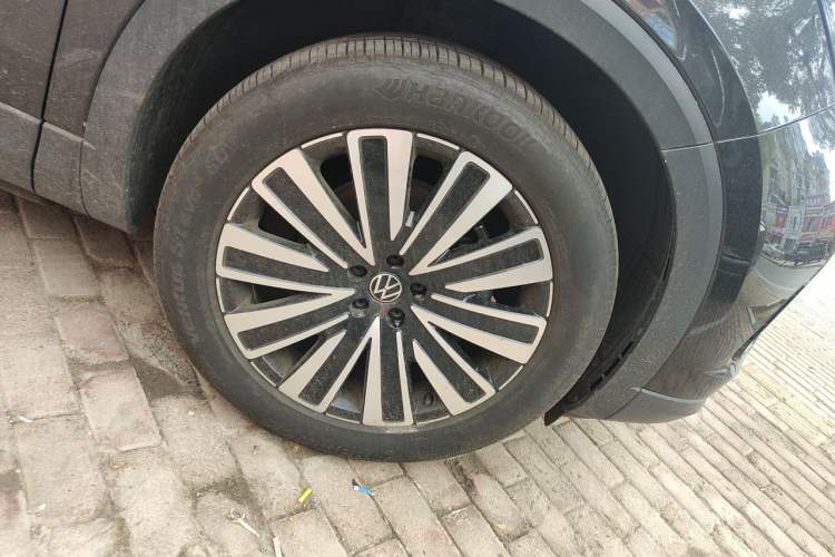 Used Volkswagen Tavendor 2025 Model 330TSI Luxury Journey—Shared Enjoyment Edition Right Front Wheel Hub