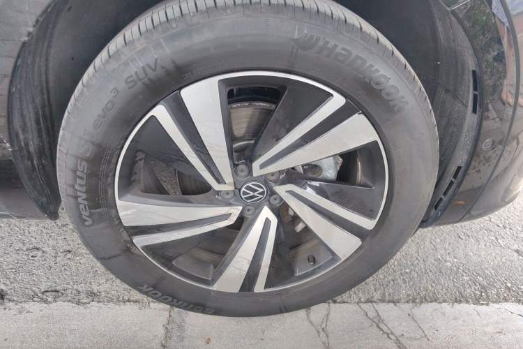 Used Volkswagen Tavendor 2025 Model 380TSI Four-Wheel Drive R-Line Cruise Zhongxiang Edition Right Front Wheel Hub