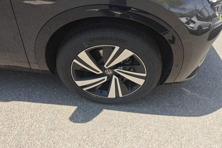 Used Volkswagen Tavendor 2025 Model 380TSI Four-Wheel Drive R-Line Cruise Zhongxiang Edition Right Front Wheel Hub