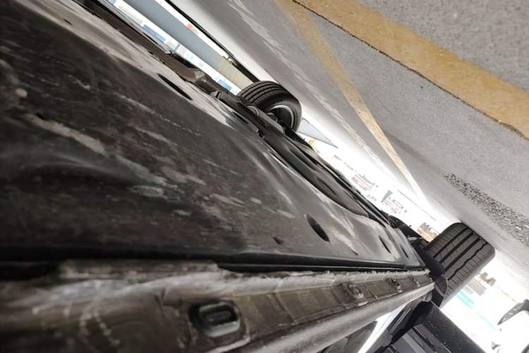 Used Volkswagen Tavendor 2025 Model 380TSI Four-Wheel Drive R-Line Cruise Zhongxiang Edition Right Side Sill