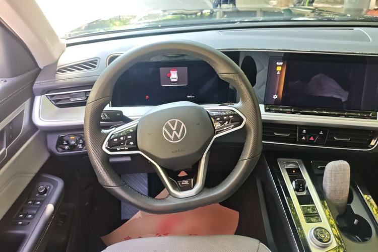 Used Volkswagen Tavendor 2025 Model 380TSI Four-Wheel Drive R-Line Cruise Zhongxiang Edition Steering Wheel
