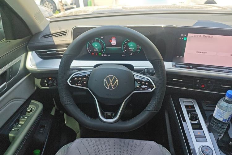 Used Volkswagen Tavendor 2025 Model 380TSI Four-Wheel Drive R-Line Cruise Zhongxiang Edition Steering Wheel
