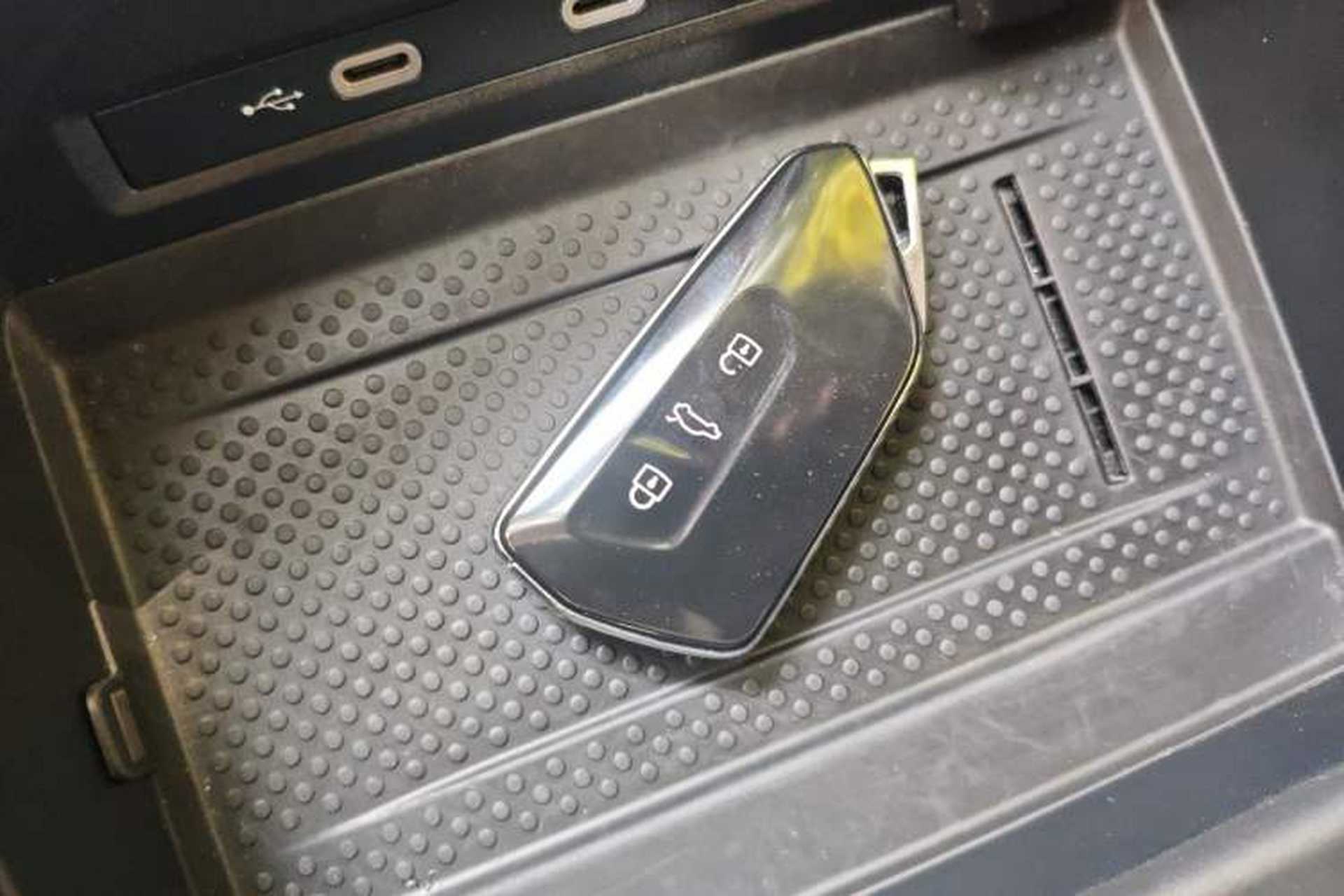 Used Volkswagen Tavendor 2025 Model 380TSI Four-Wheel Drive R-Line Cruise Zhongxiang Edition Vehicle Key