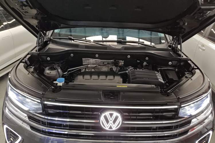 Used Volkswagen Tavendor 2025 Model 330TSI Luxury Journey—Shared Enjoyment Edition Engine Bay