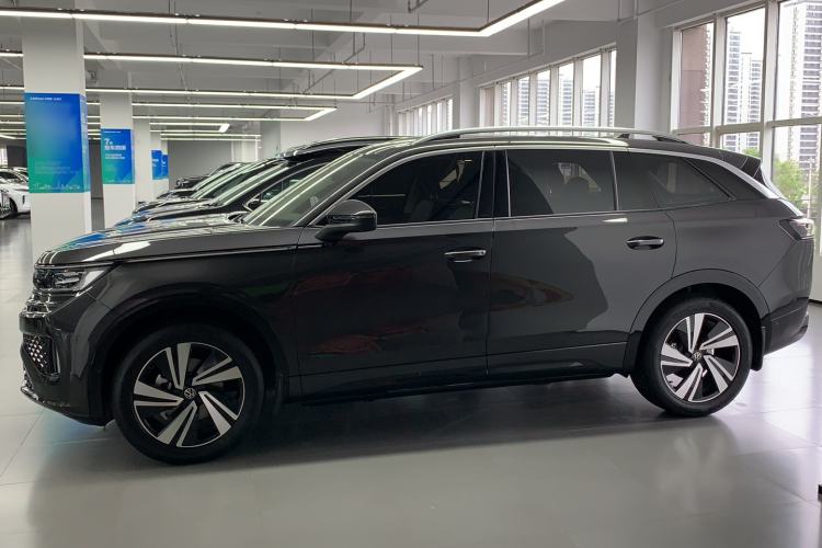 Used Volkswagen Tavendor 2025 Model 380TSI Four-Wheel Drive R-Line Cruise Zhongxiang Edition Exterior 6