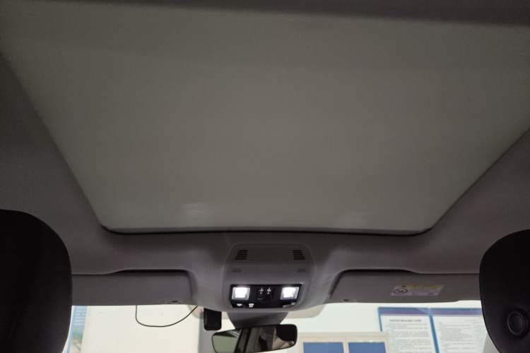 Used Volkswagen Tavendor 2025 Model 330TSI Luxury Journey—Shared Enjoyment Edition Headliner