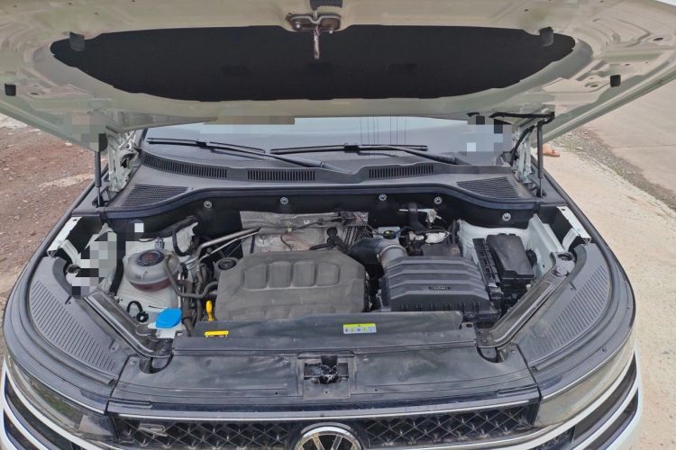 Used Volkswagen Tavendor 2025 Model 380TSI Four-Wheel Drive R-Line Cruise Zhongxiang Edition Engine Bay