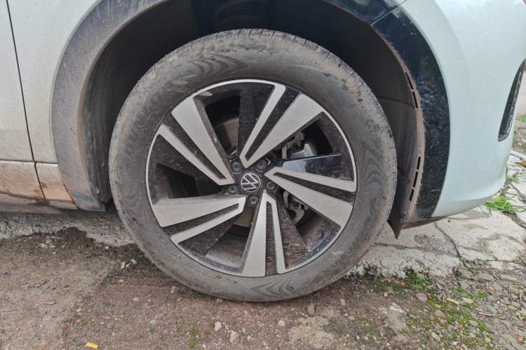 Used Volkswagen Tavendor 2025 Model 380TSI Four-Wheel Drive R-Line Cruise Zhongxiang Edition Right Front Wheel Hub