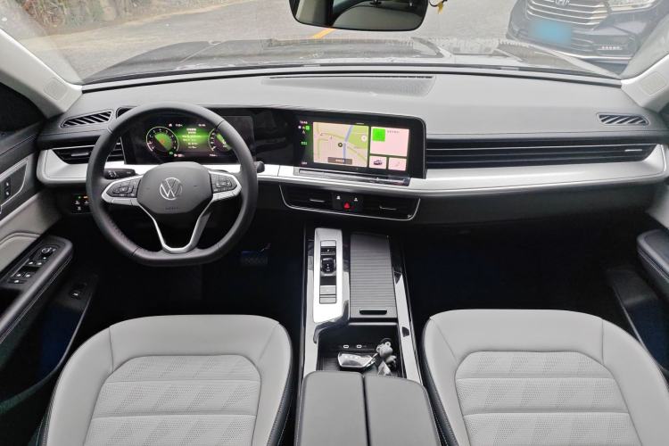 Used Volkswagen Tavendor 2026 Model 330TSI Luxury Journey—Shared Enjoyment Edition Center Console
