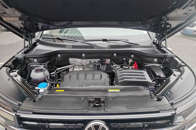 Used Volkswagen Tavendor 2026 Model 330TSI Luxury Journey—Shared Enjoyment Edition Engine Bay