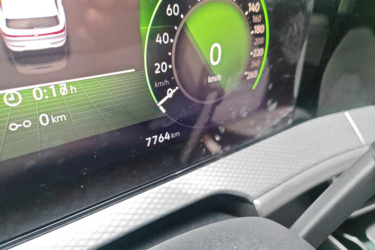 Used Volkswagen Tavendor 2026 Model 330TSI Luxury Journey—Shared Enjoyment Edition Odometer Close Up