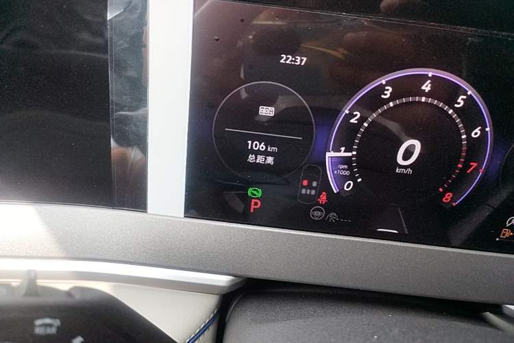 Used Volkswagen Tavendor 2026 450TSI All-Wheel-Drive Supreme Edition Odometer Close Up