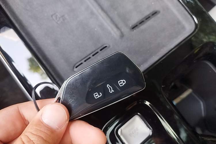 Used Volkswagen Tavendor 2026 450TSI All-Wheel-Drive Supreme Edition Vehicle Key