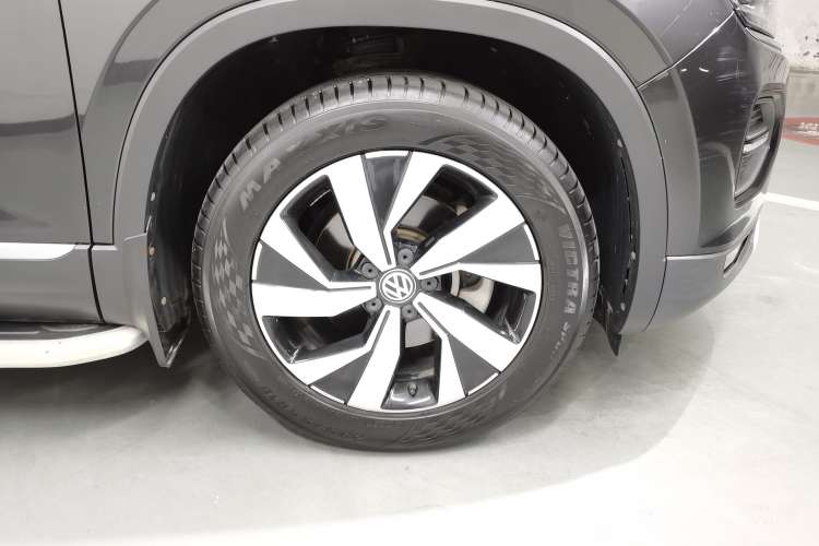 Used Volkswagen Tayron 2019 330TSI Two-Wheel Drive Luxury Model China VI Standard Left Front Wheel Hub