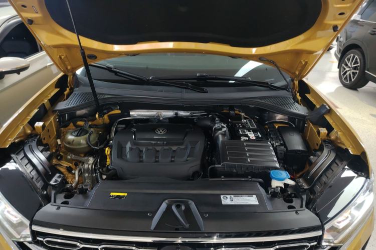 Used Volkswagen Tayron 2019 330TSI Two-Wheel-Drive Luxury Version China V Emission Standard Engine Bay