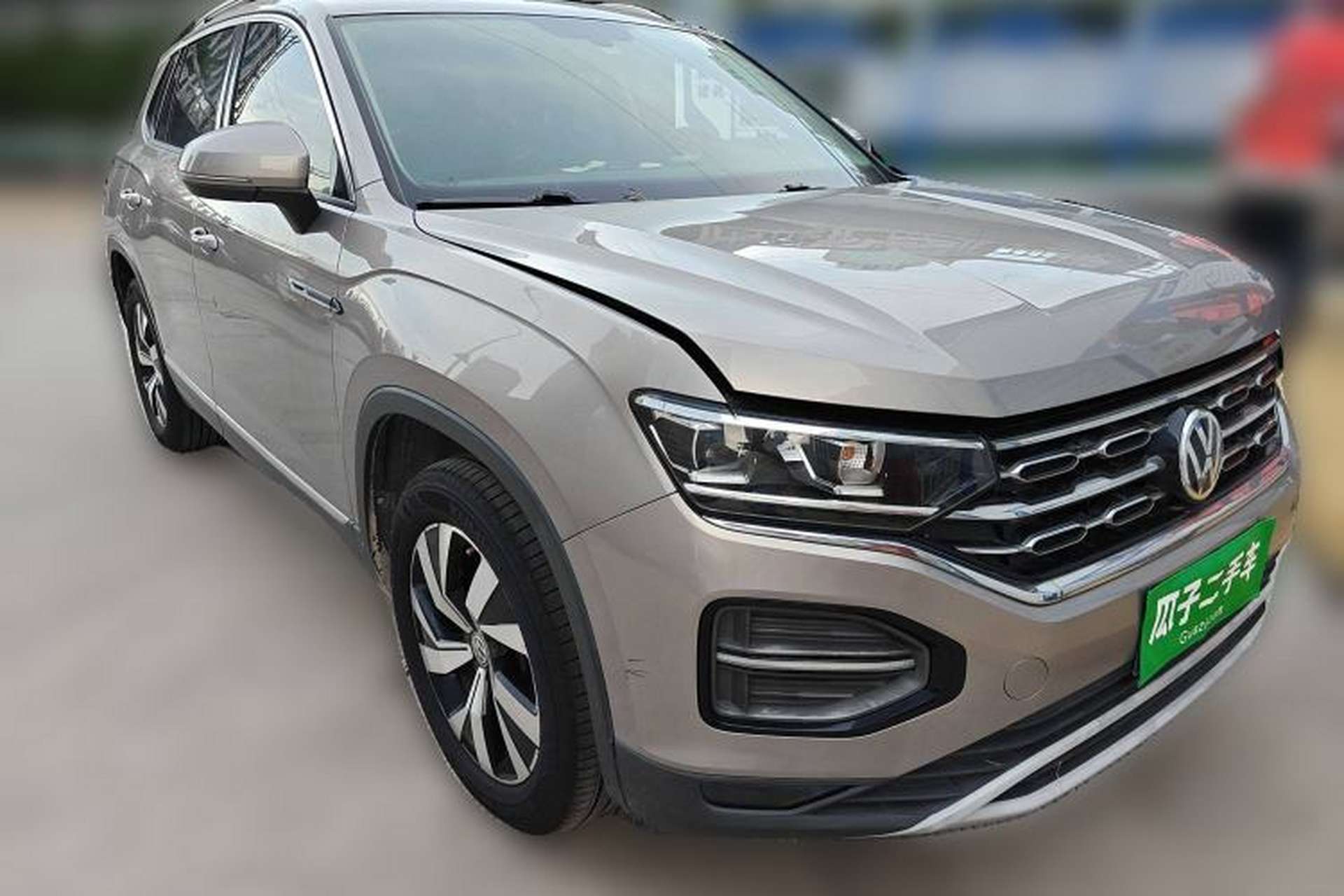 Used Volkswagen Tayron 2020 280TSI Two-Wheel Drive Luxury Connect Edition Front Right 45 Deg