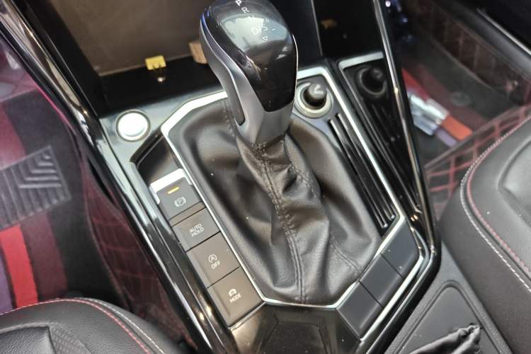 Used Volkswagen Tayron 2020 280TSI Two-Wheel Drive Luxury Connect Edition Gear Lever