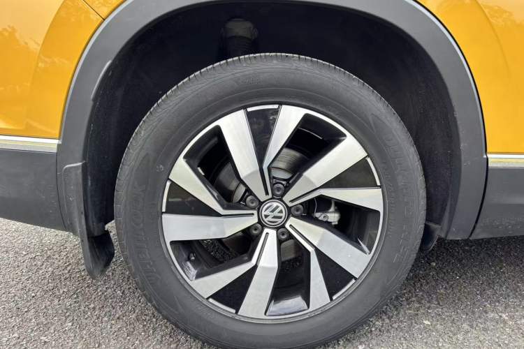 Used Volkswagen Tayron 2019 330TSI Two-Wheel-Drive Luxury Version China V Emission Standard Interior 14