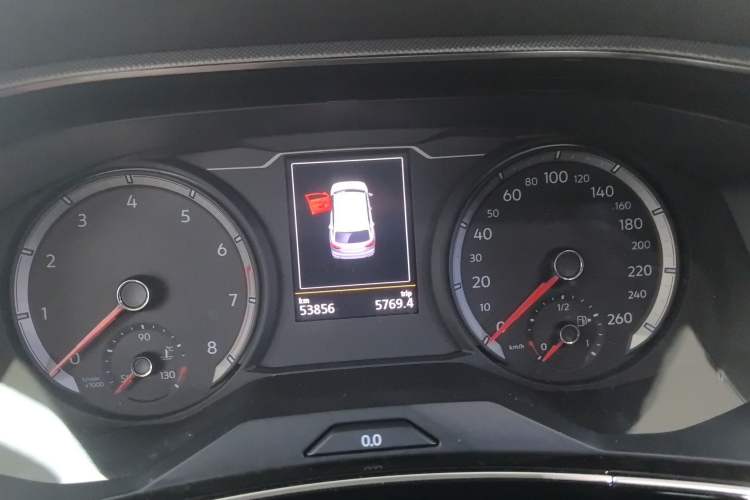 Used Volkswagen Tayron 2019 330TSI Two-Wheel-Drive Luxury Version China V Emission Standard Odometer Close Up