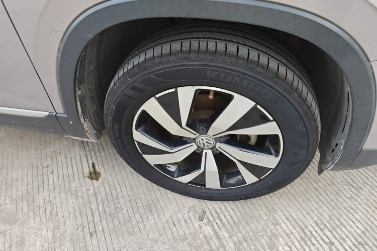 Used Volkswagen Tayron 2020 280TSI Two-Wheel Drive Luxury Connect Edition Right Front Wheel Hub