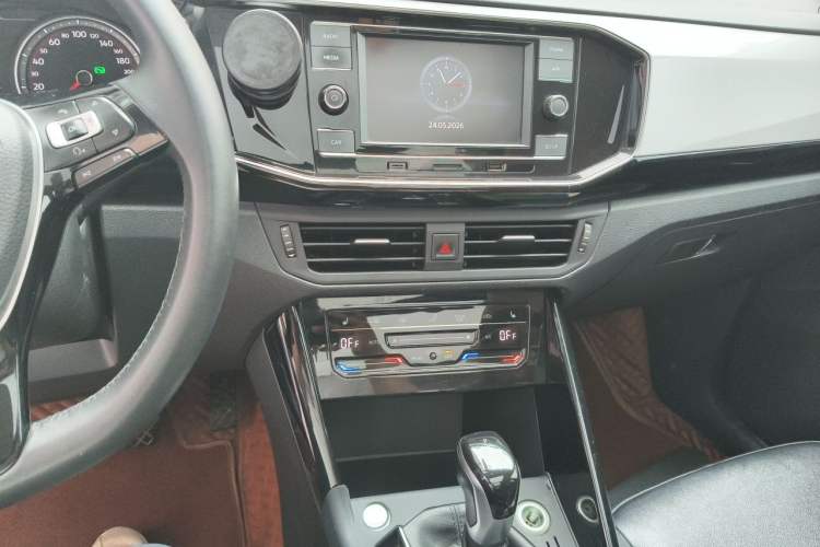Used Volkswagen Tayron 2019 330TSI Four-Wheel Drive Luxury Version China V Standard Audio And AC Panel