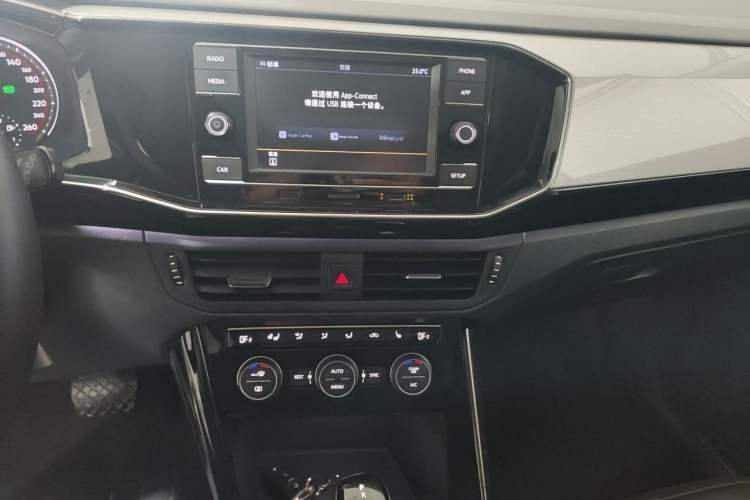 Used Volkswagen Tayron 2019 330TSI Two-Wheel-Drive Luxury Version China V Emission Standard Audio And AC Panel