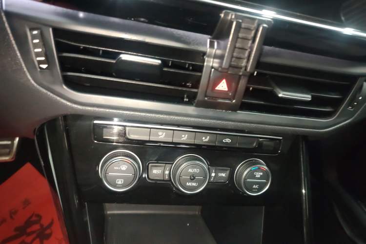 Used Volkswagen Tayron 2019 380TSI All-Wheel Drive R-Line China V-standard Audio And AC Panel