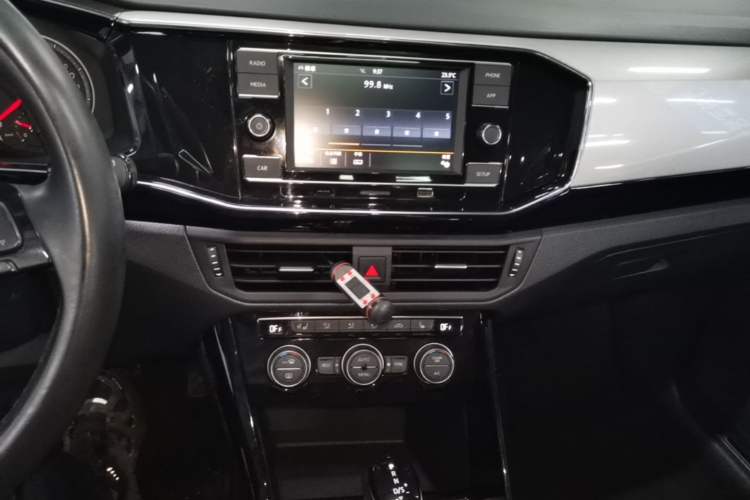 Used Volkswagen Tayron 2019 330TSI Two-Wheel Drive Luxury Model China VI Standard Audio And AC Panel