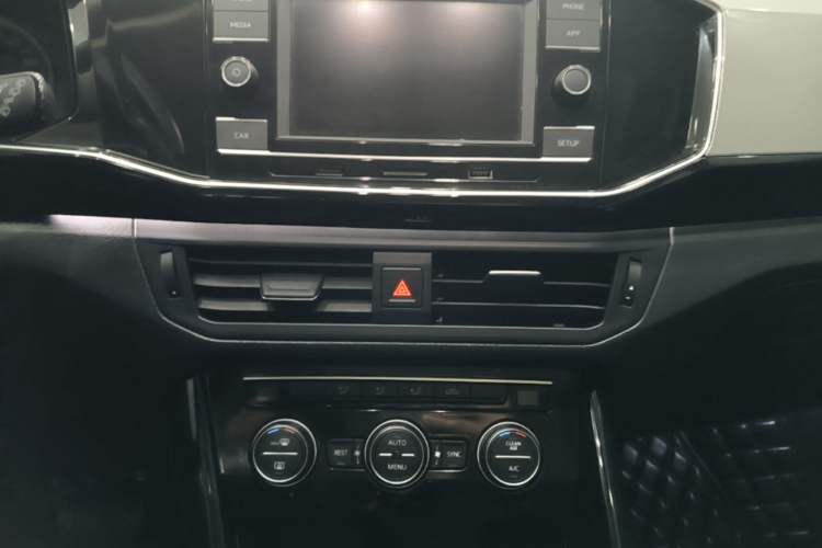 Used Volkswagen Tayron 2019 330TSI Two-Wheel Drive Luxury Model China VI Standard Audio And AC Panel