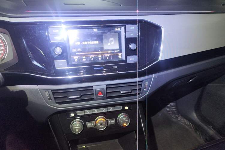 Used Volkswagen Tayron 2019 330TSI Two-Wheel Drive Luxury Model China VI Standard Audio And AC Panel