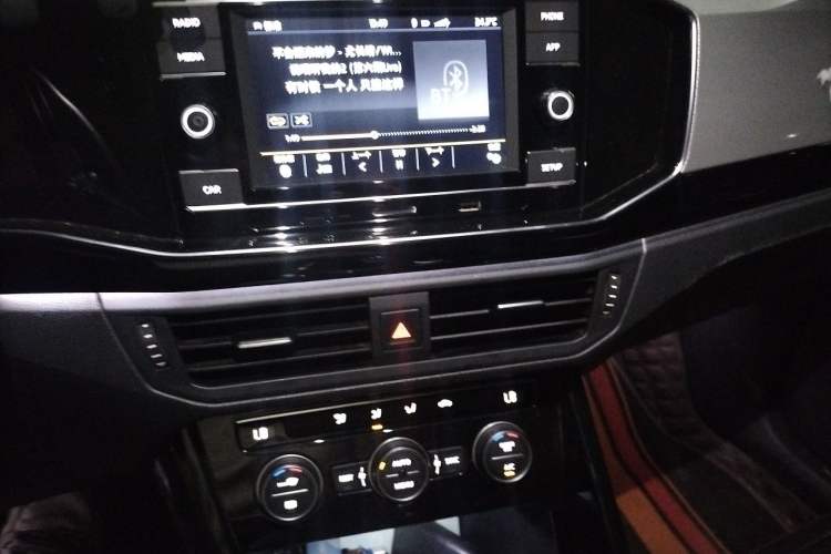 Used Volkswagen Tayron 2019 330TSI Two-Wheel Drive Luxury Model China VI Standard Audio And AC Panel