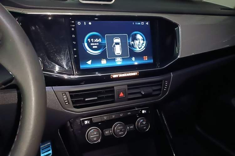 Used Volkswagen Tayron 2019 330TSI Two-Wheel Drive Luxury Model China VI Standard Audio And AC Panel