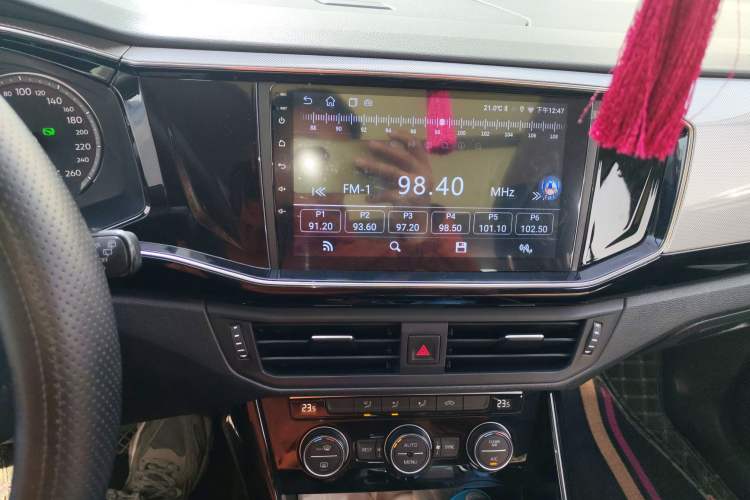 Used Volkswagen Tayron 2019 330TSI Two-Wheel Drive Luxury Model China VI Standard Audio And AC Panel