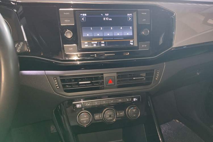 Used Volkswagen Tayron 2019 330TSI Two-Wheel Drive Luxury Model China VI Standard Audio And AC Panel