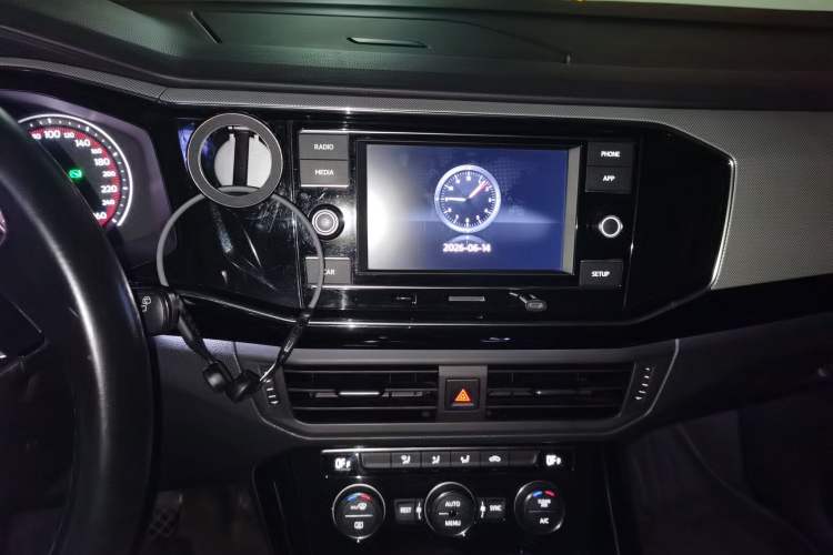 Used Volkswagen Tayron 2019 330TSI Two-Wheel Drive Luxury Model China VI Standard Audio And AC Panel